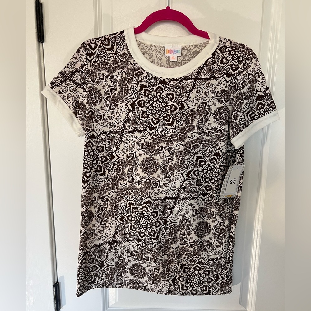 New LulaRoe Liv - S